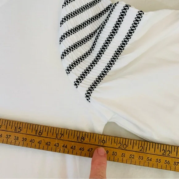 CHICO’S Smocked Bell Sleeve Shirttail Tee NWOT Sz 1 (M-8) - Picture 5 of 13